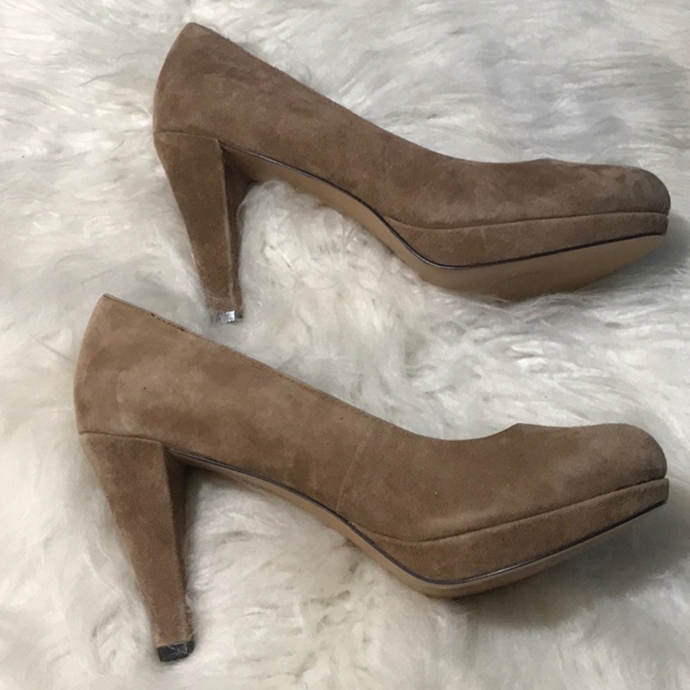 Adrienne Vittadini nude suede high heels platform Size 6 1/2 tan color - Picture 11 of 11